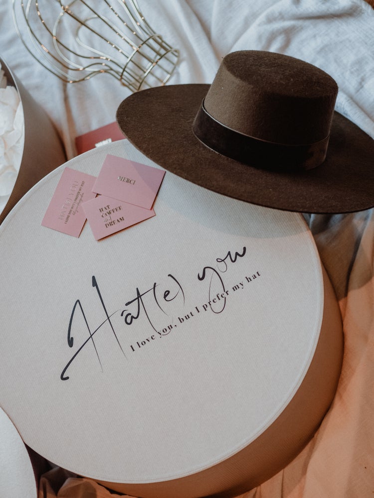 Boîte à chapeau pré-commande